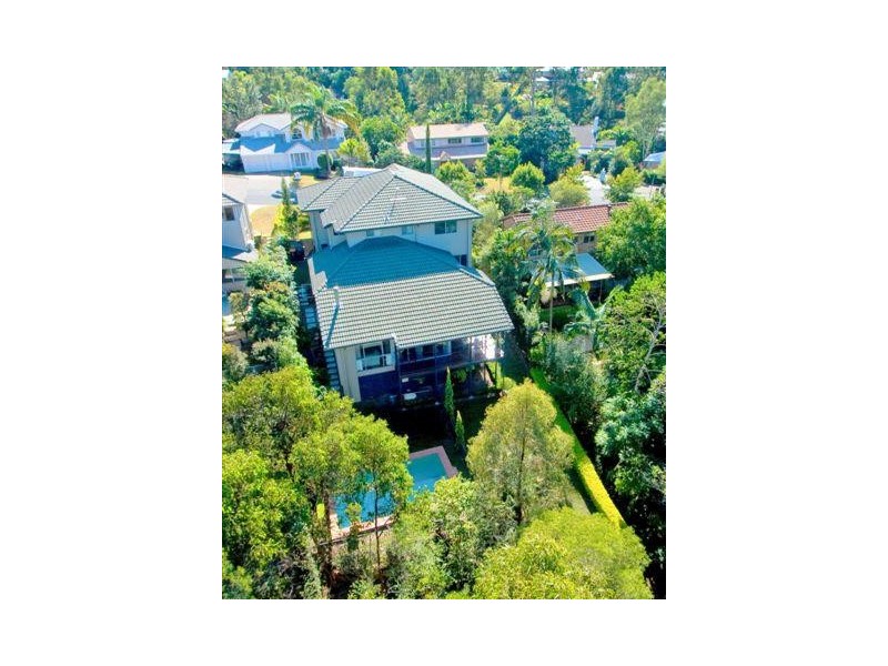 23 Sherborne Place, Chapel Hill QLD 4069